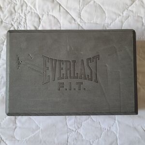 3/$15 🌸 Everlast Yoga Brick